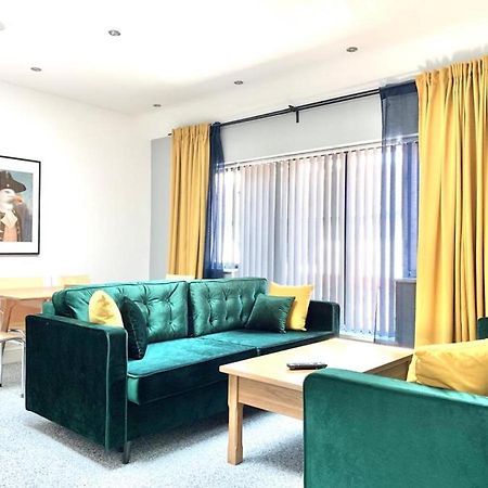 Premium Apartments Thatcham Broadway Экстерьер фото