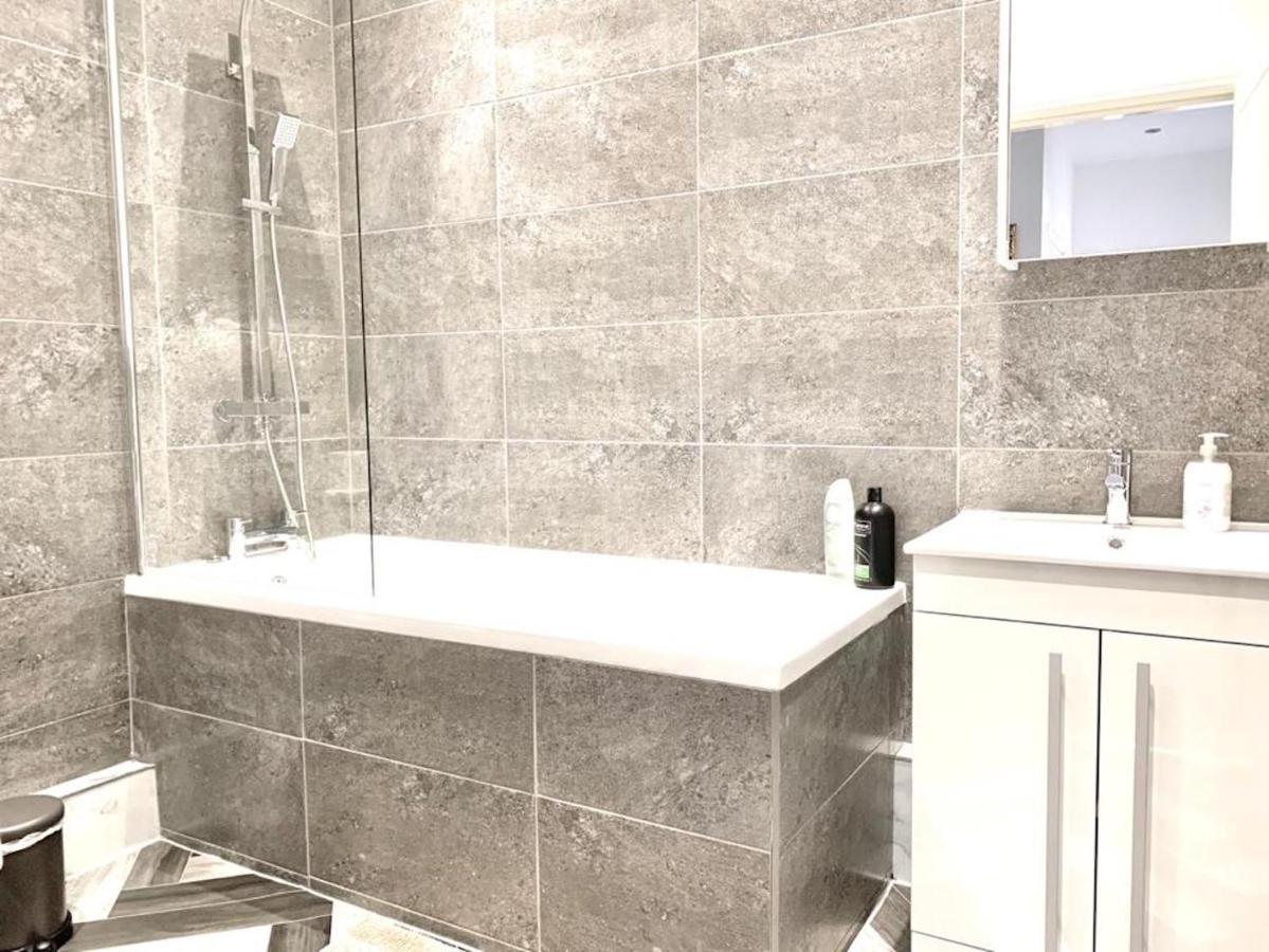 Premium Apartments Thatcham Broadway Экстерьер фото