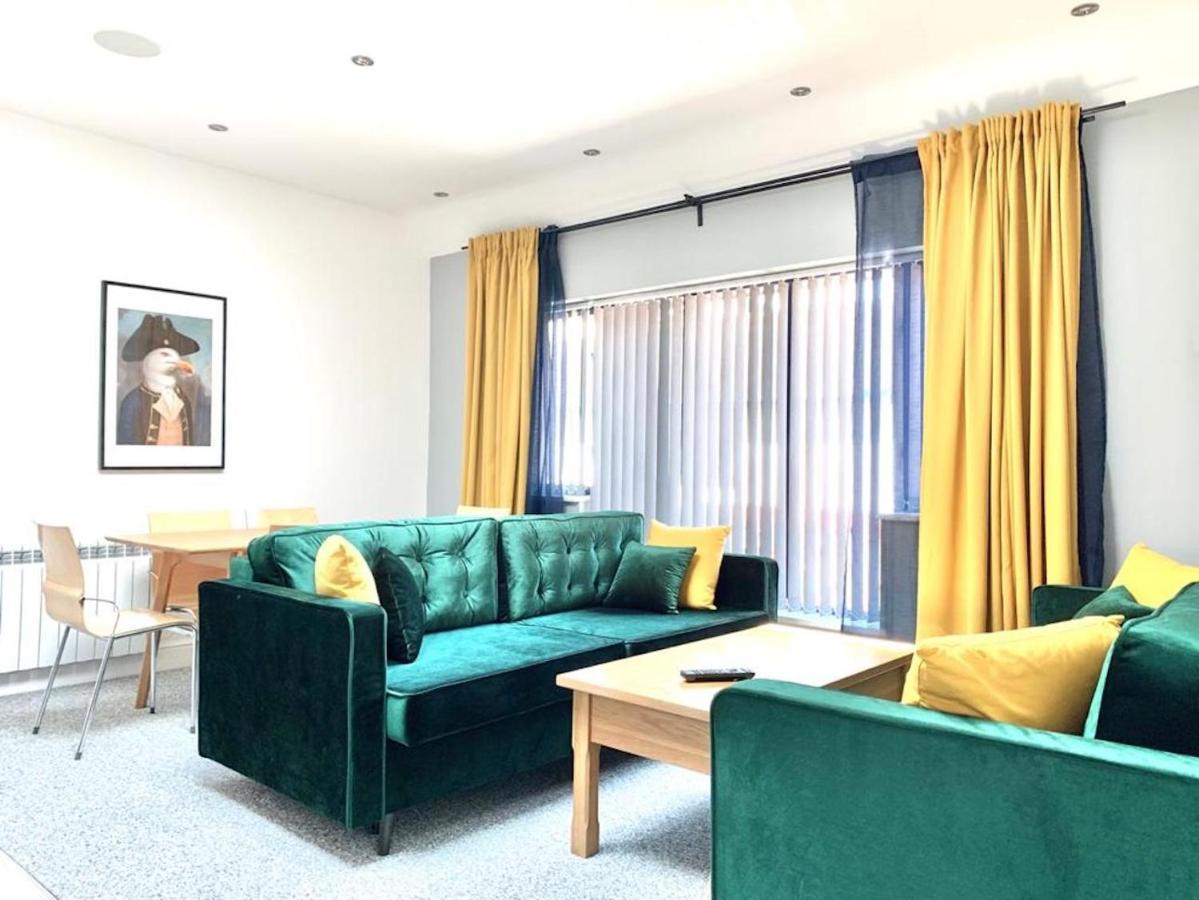 Premium Apartments Thatcham Broadway Экстерьер фото